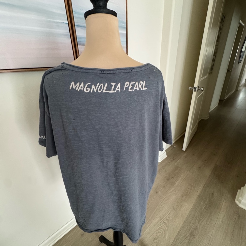 Magnolia Pearl Charcoal Graphic Tee - Picture 4 of 13